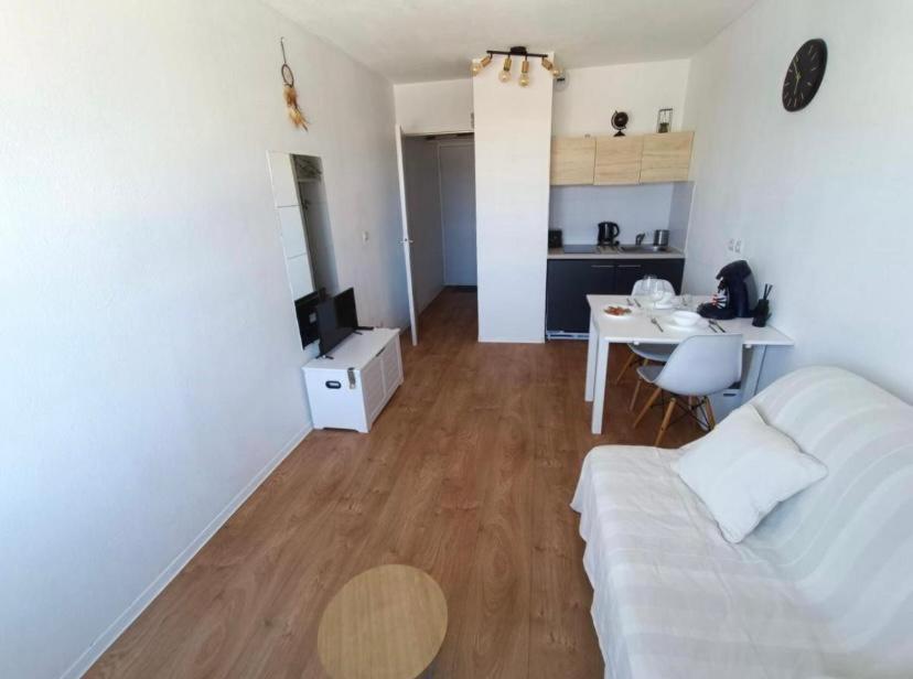 Appartement Tout Equipe A 6 Minutes De La Gare St Charles Marseille Exteriör bild